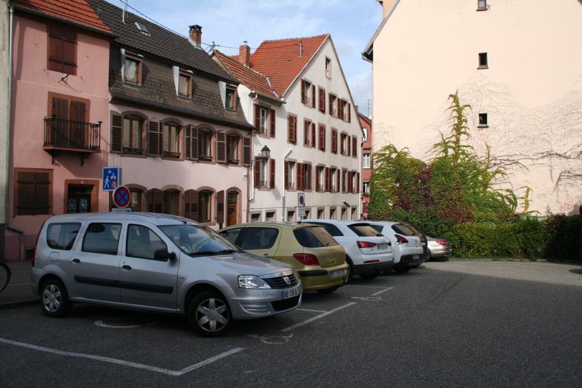Gare Routière De Mantes-la-ville - Quai 32